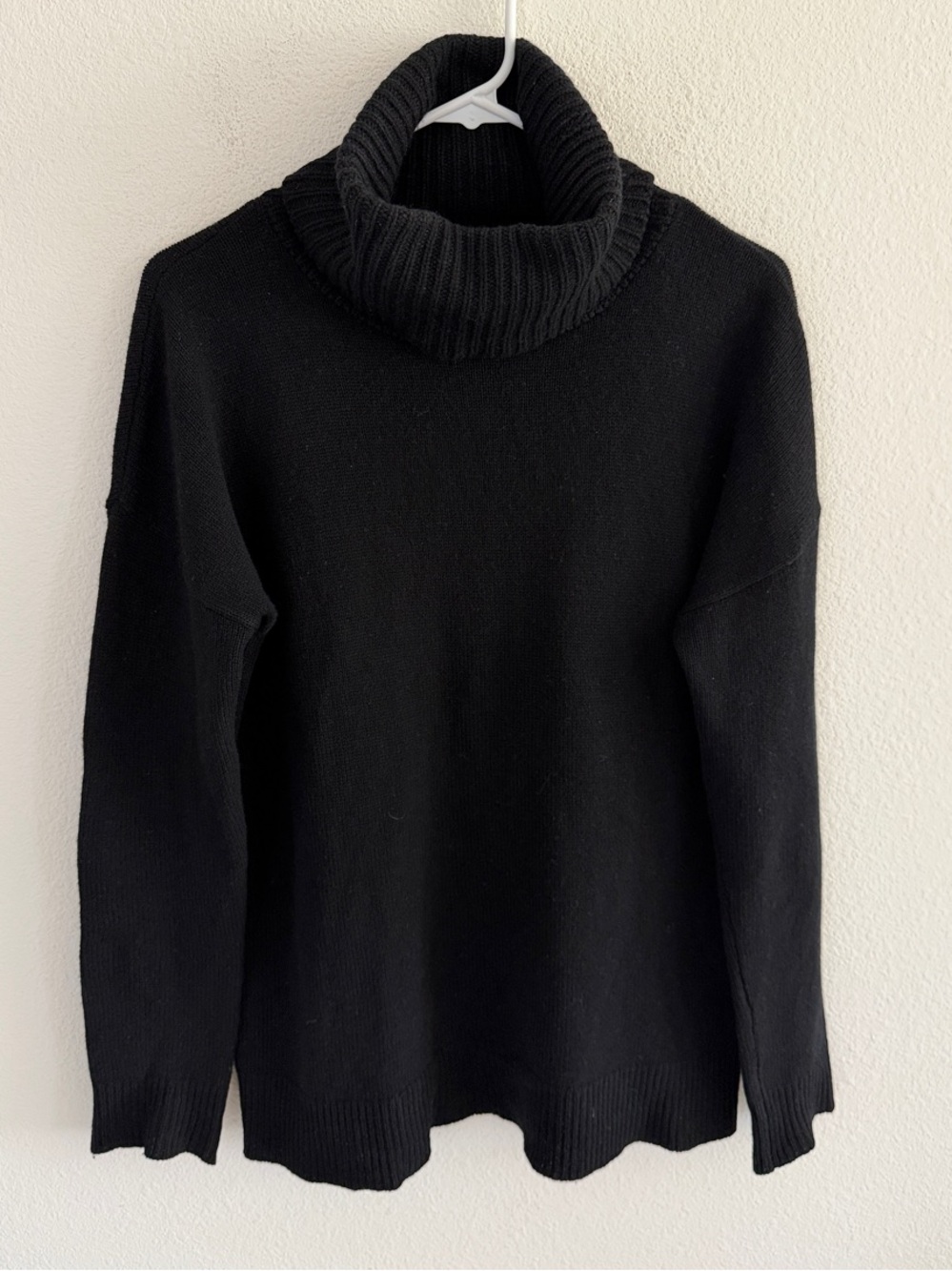 Theory Cashmere Black Turtleneck Knit Sweater Minimalist Layering